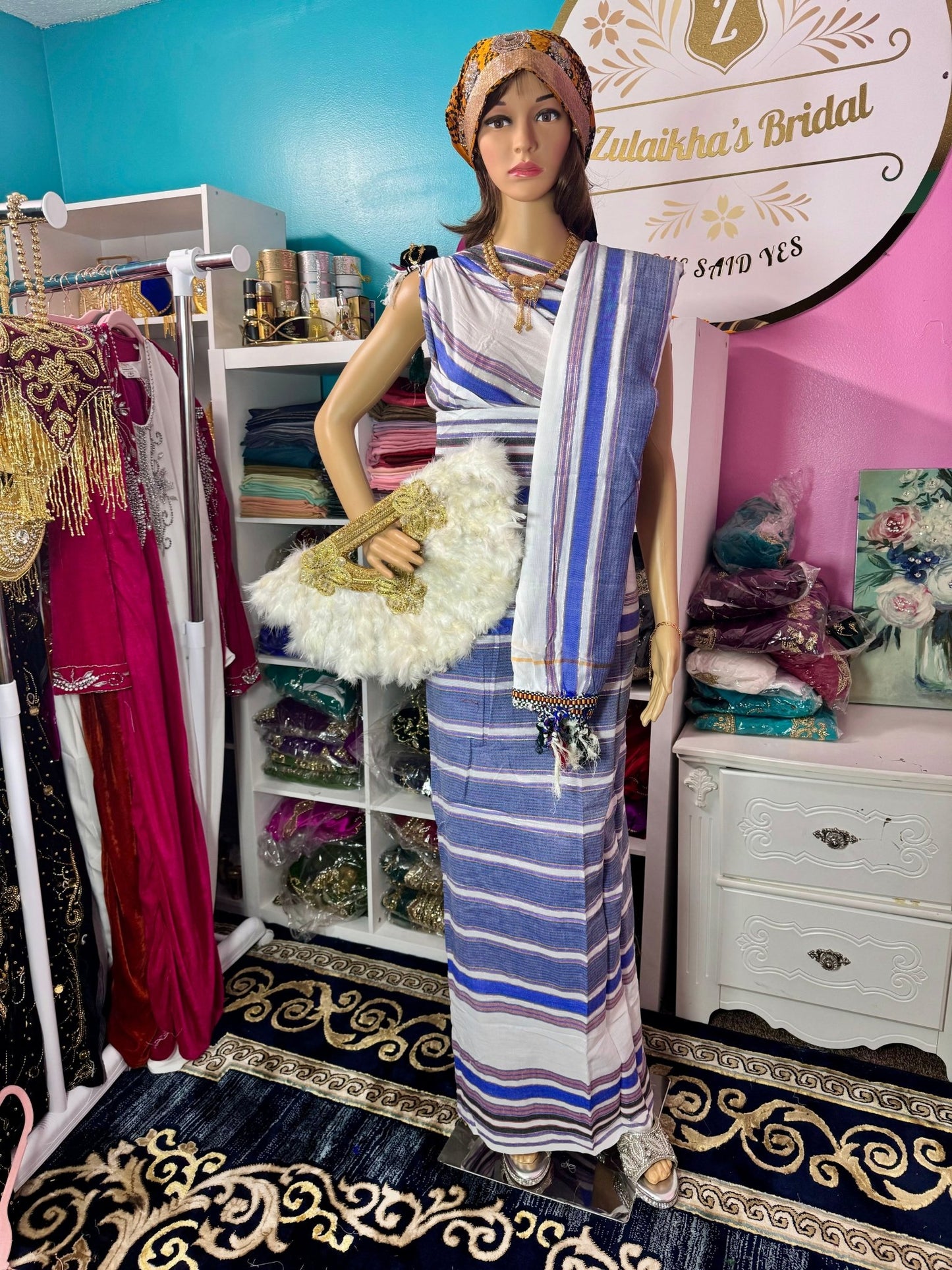 Plain Blue & White Guuntino - Zulaikha’s Bridal